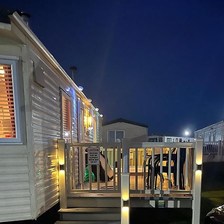Calypso Hot Tub Breaks Tattershall Lakes Pet Friendly Exteriér fotografie