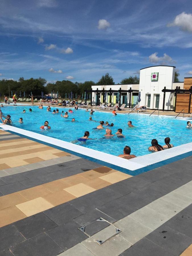 Calypso Hot Tub Breaks Tattershall Lakes Pet Friendly Exteriér fotografie