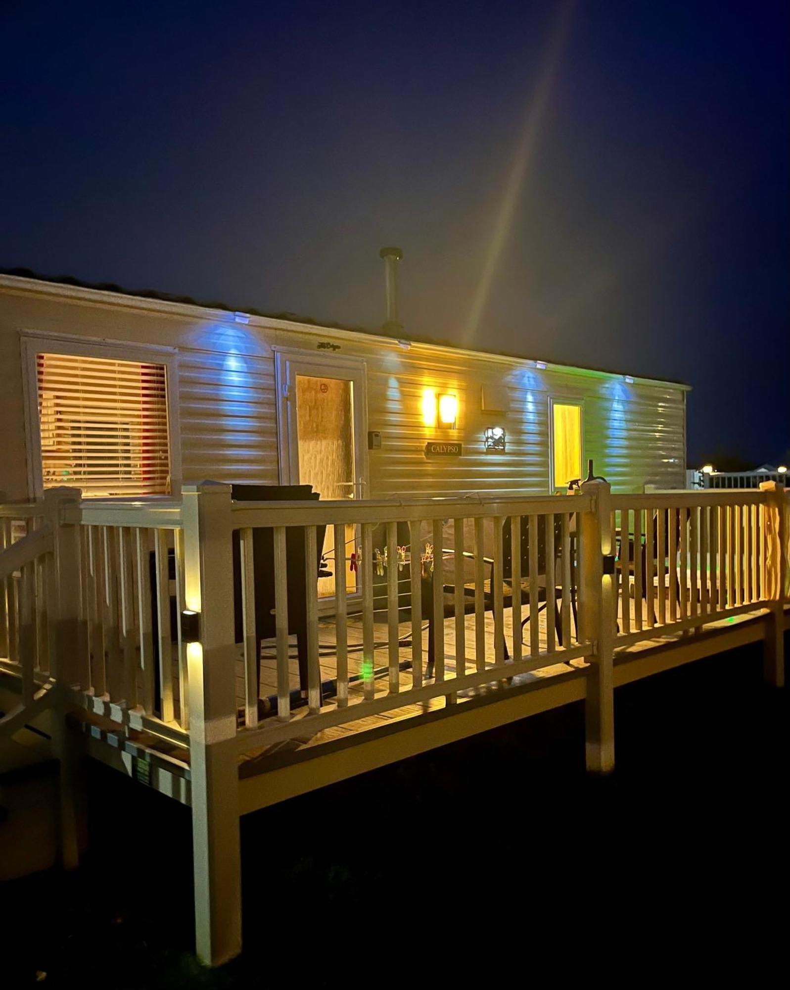 Calypso Hot Tub Breaks Tattershall Lakes Pet Friendly Exteriér fotografie